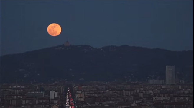Wonderful –  La Luna piena su Torino